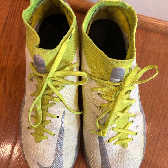 Nike Phantom GT Elite Soccer Cleats - 7.5 mens / 9 womens - Picture 3 of 8